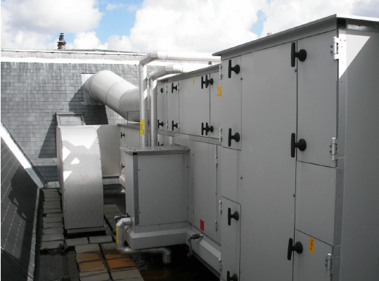 The-air-handling-unit-is-placed-on-the-roof